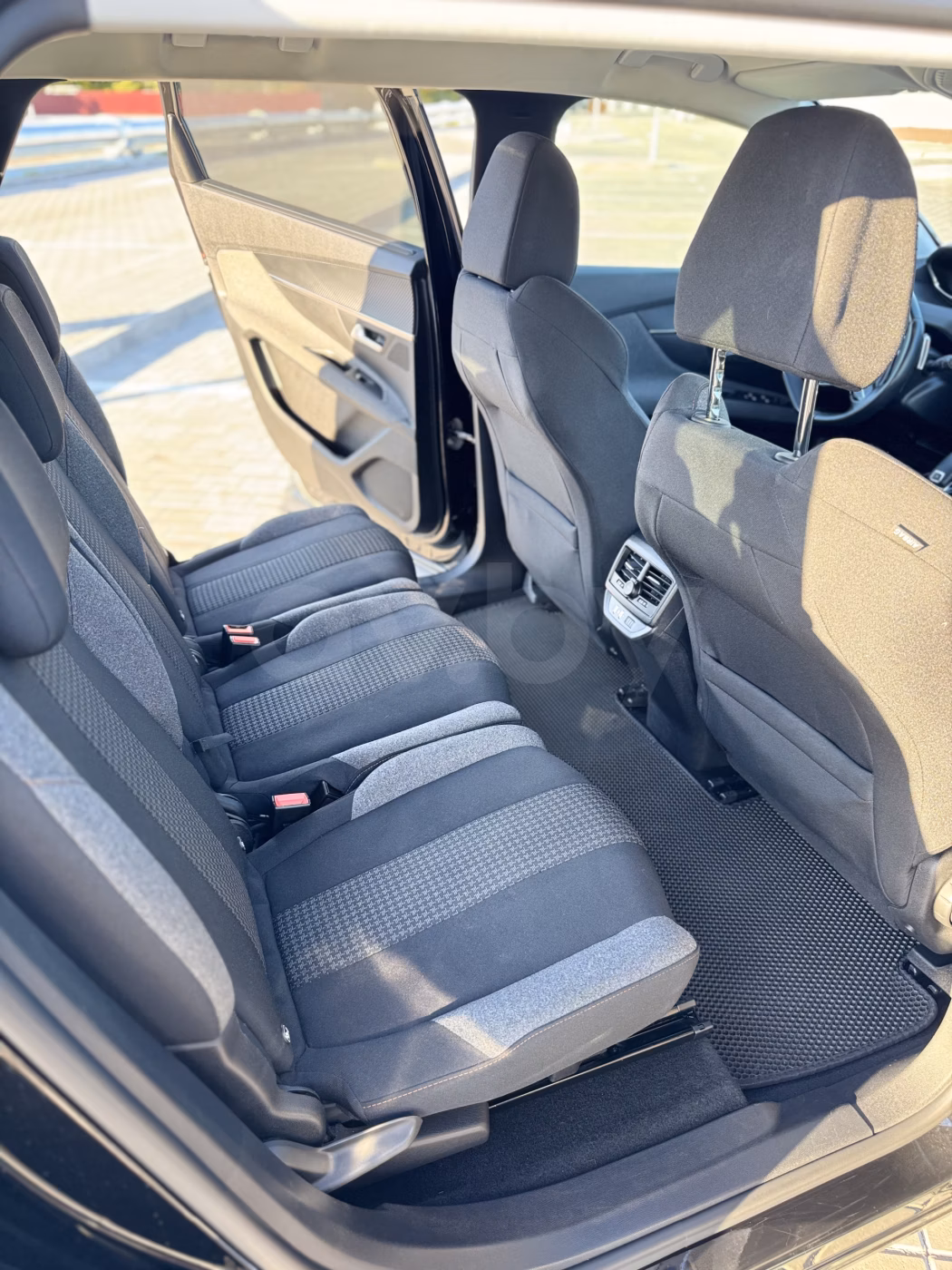 Peugeot 5008 фото 7