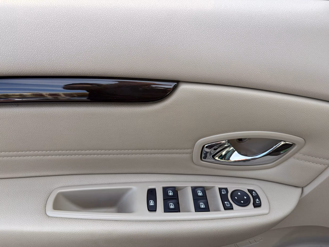 Renault Grand Scenic фото 15