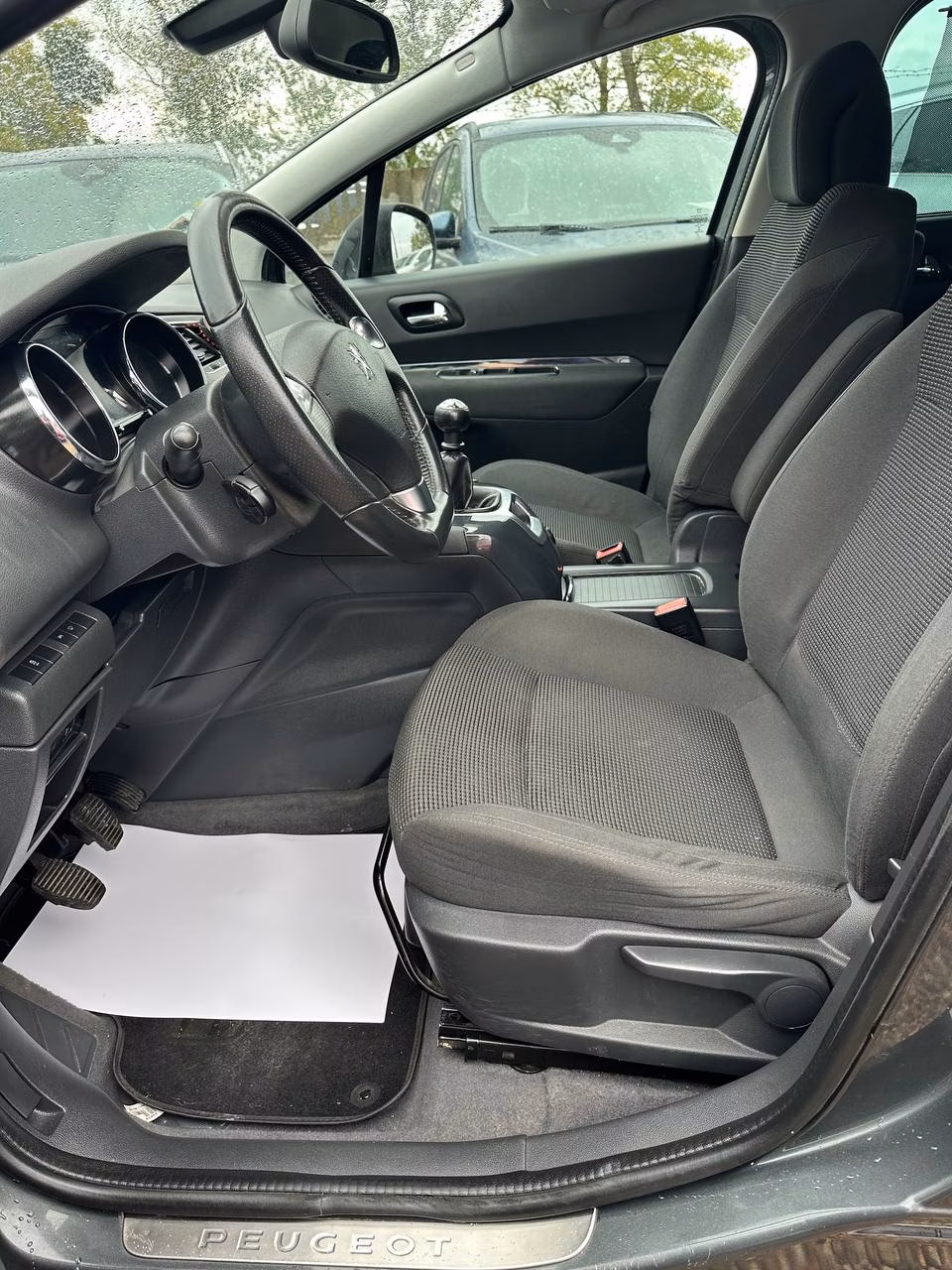 Peugeot 5008 фото 9