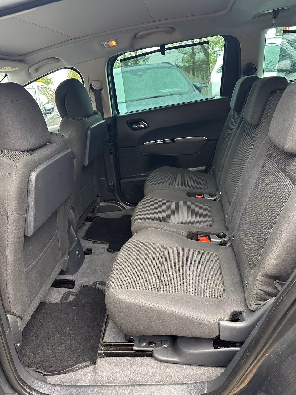 Peugeot 5008 фото 10