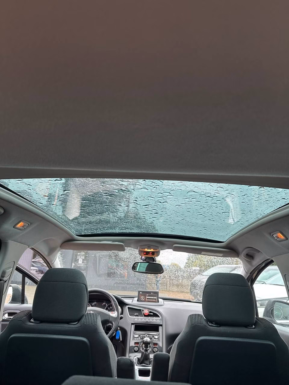 Peugeot 5008 фото 12