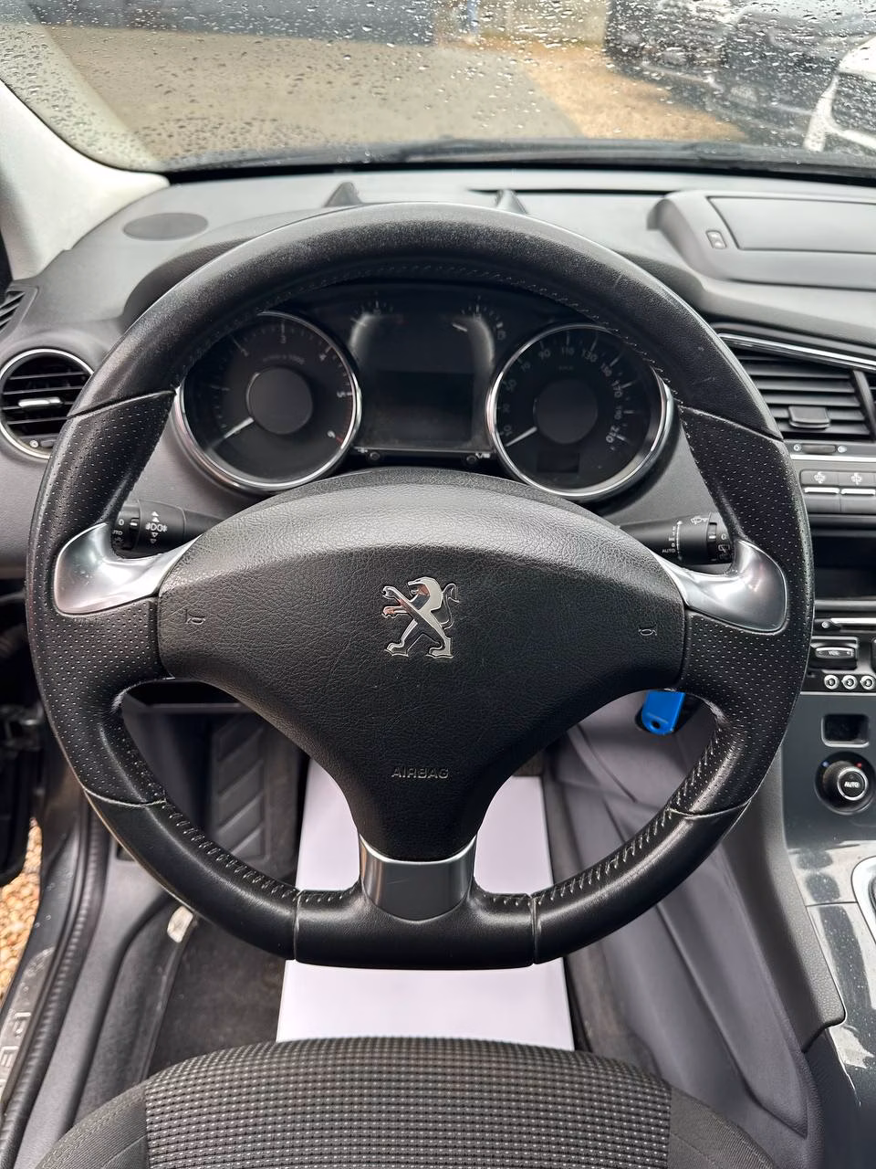 Peugeot 5008 фото 14
