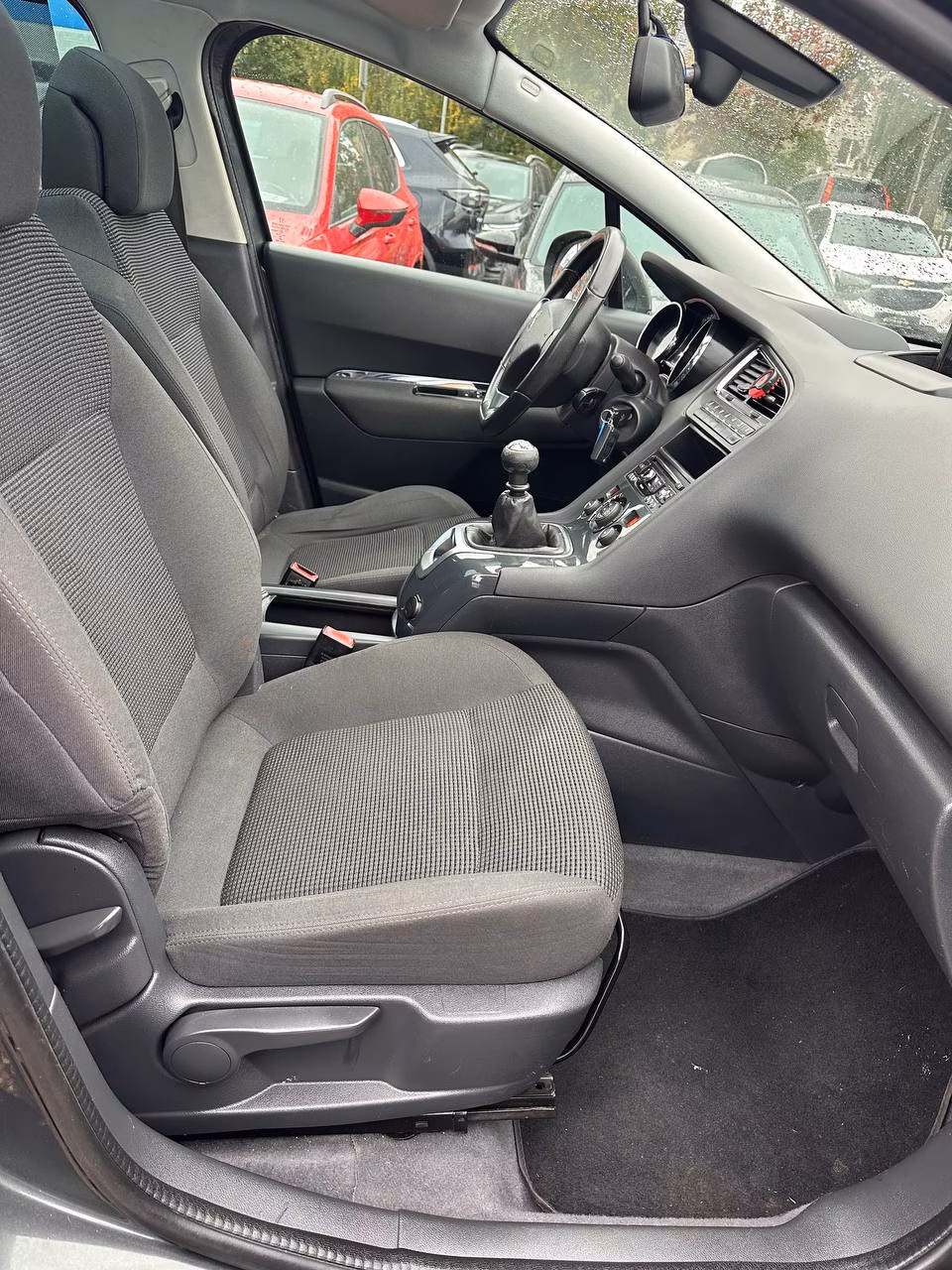 Peugeot 5008 фото 16