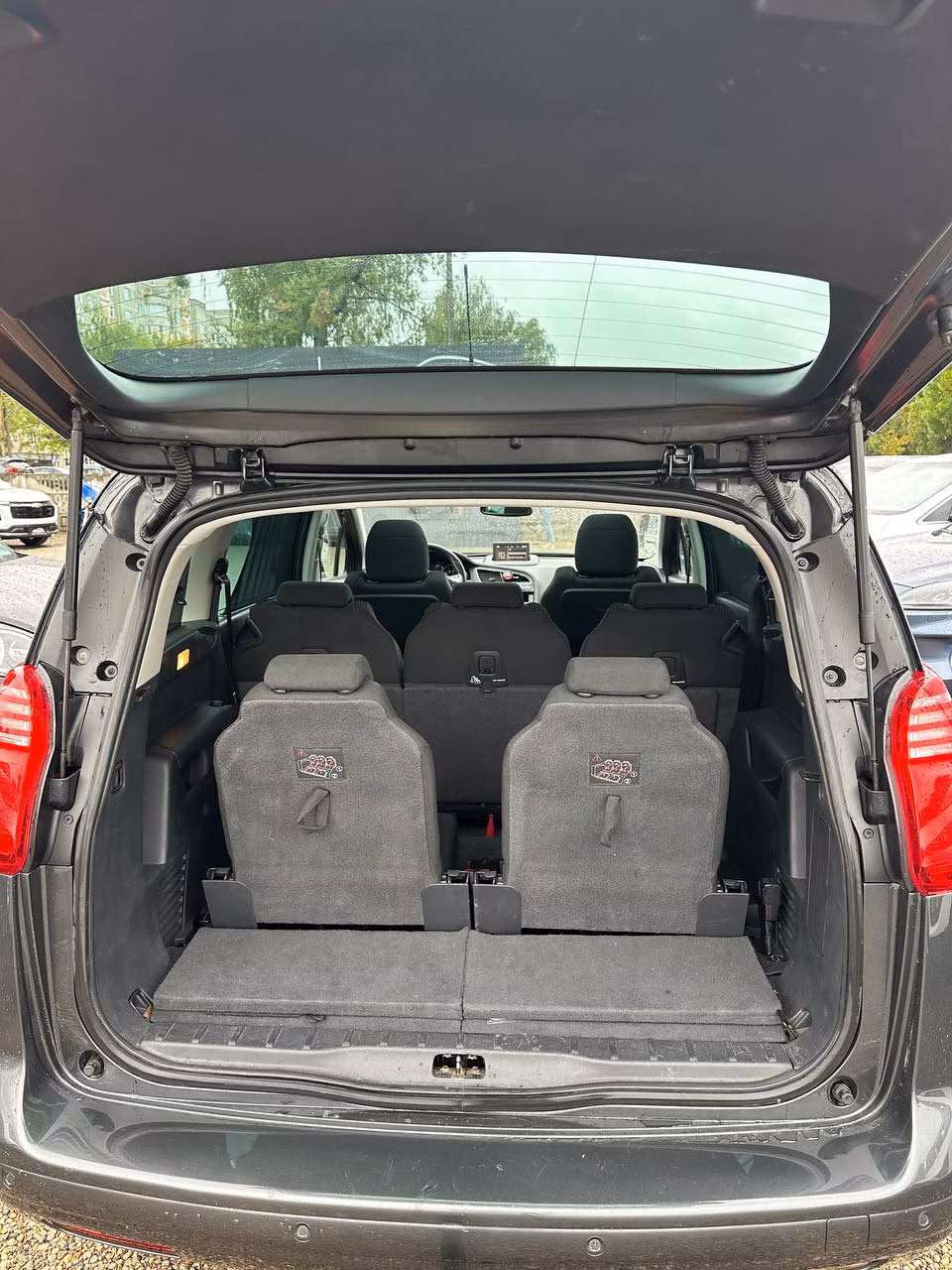 Peugeot 5008 фото 17