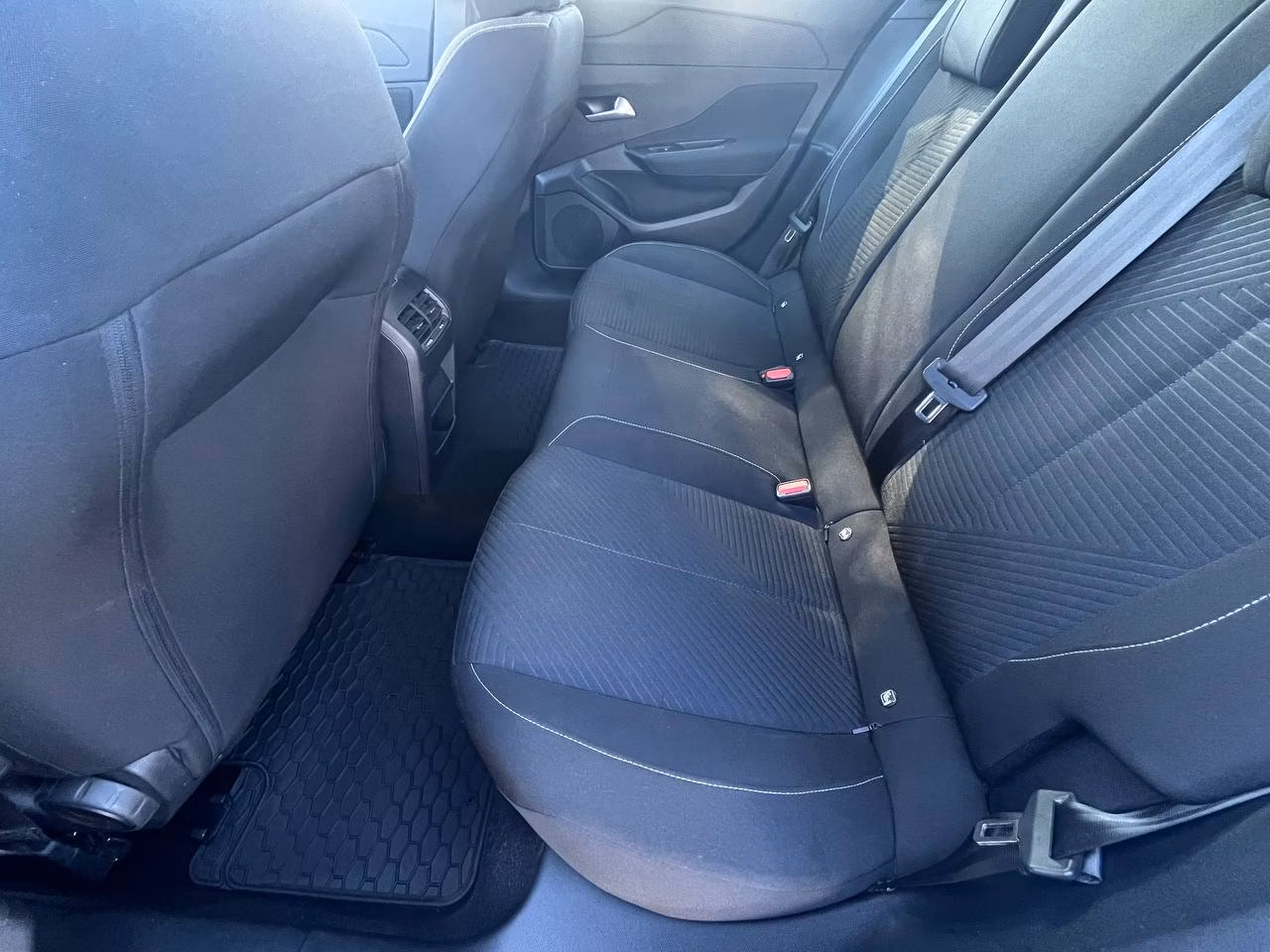 Peugeot 308 фото 8