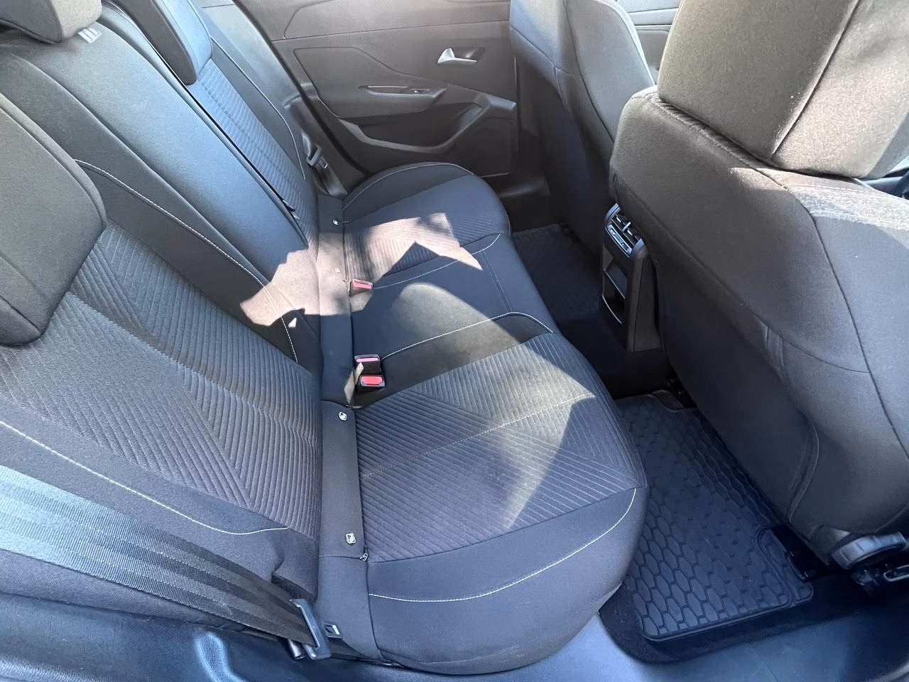 Peugeot 308 фото 9