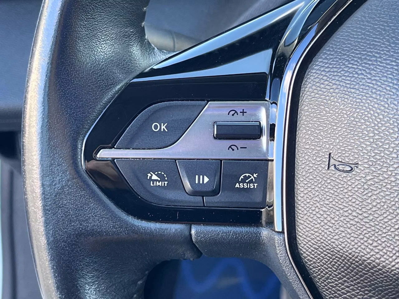 Peugeot 308 фото 13