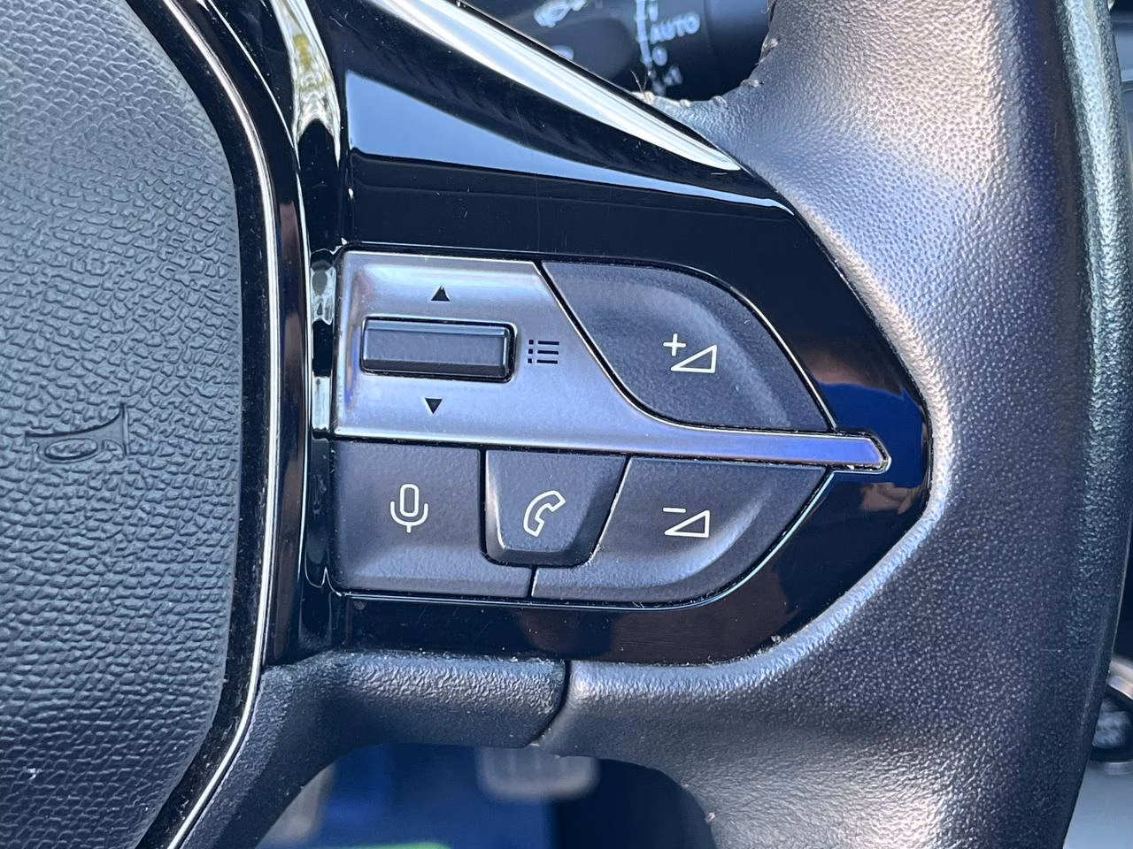 Peugeot 308 фото 14