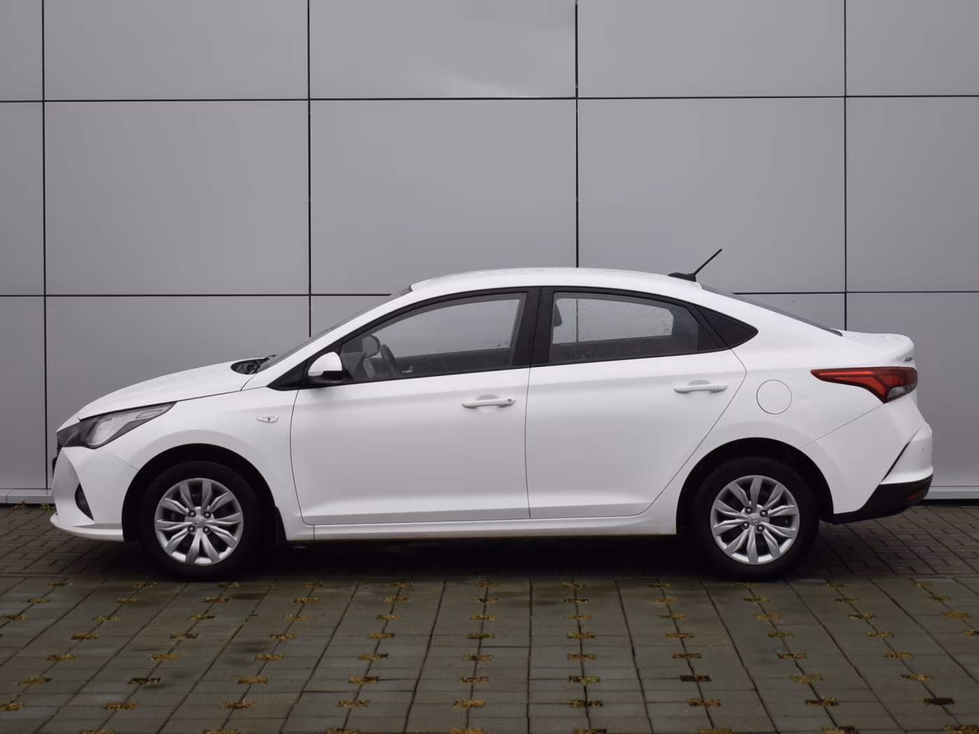 Hyundai Accent фото 8