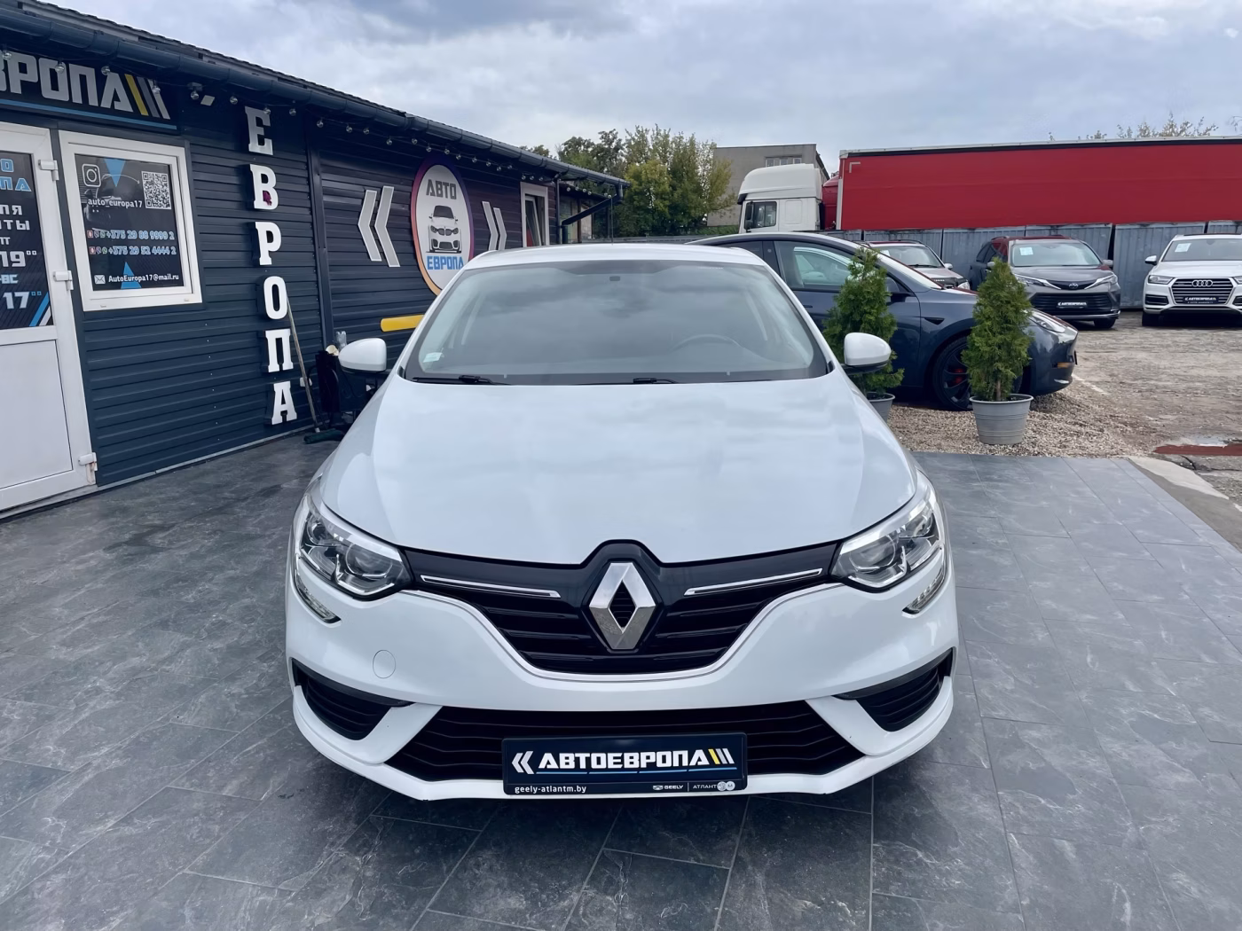 Renault Megane фото 3