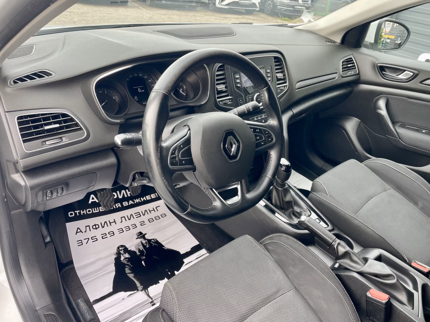 Renault Megane фото 9