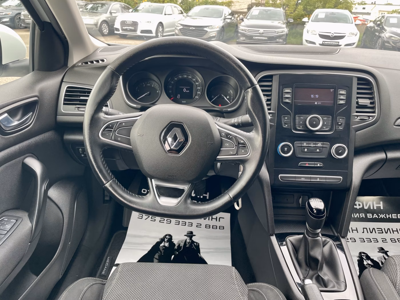 Renault Megane фото 10