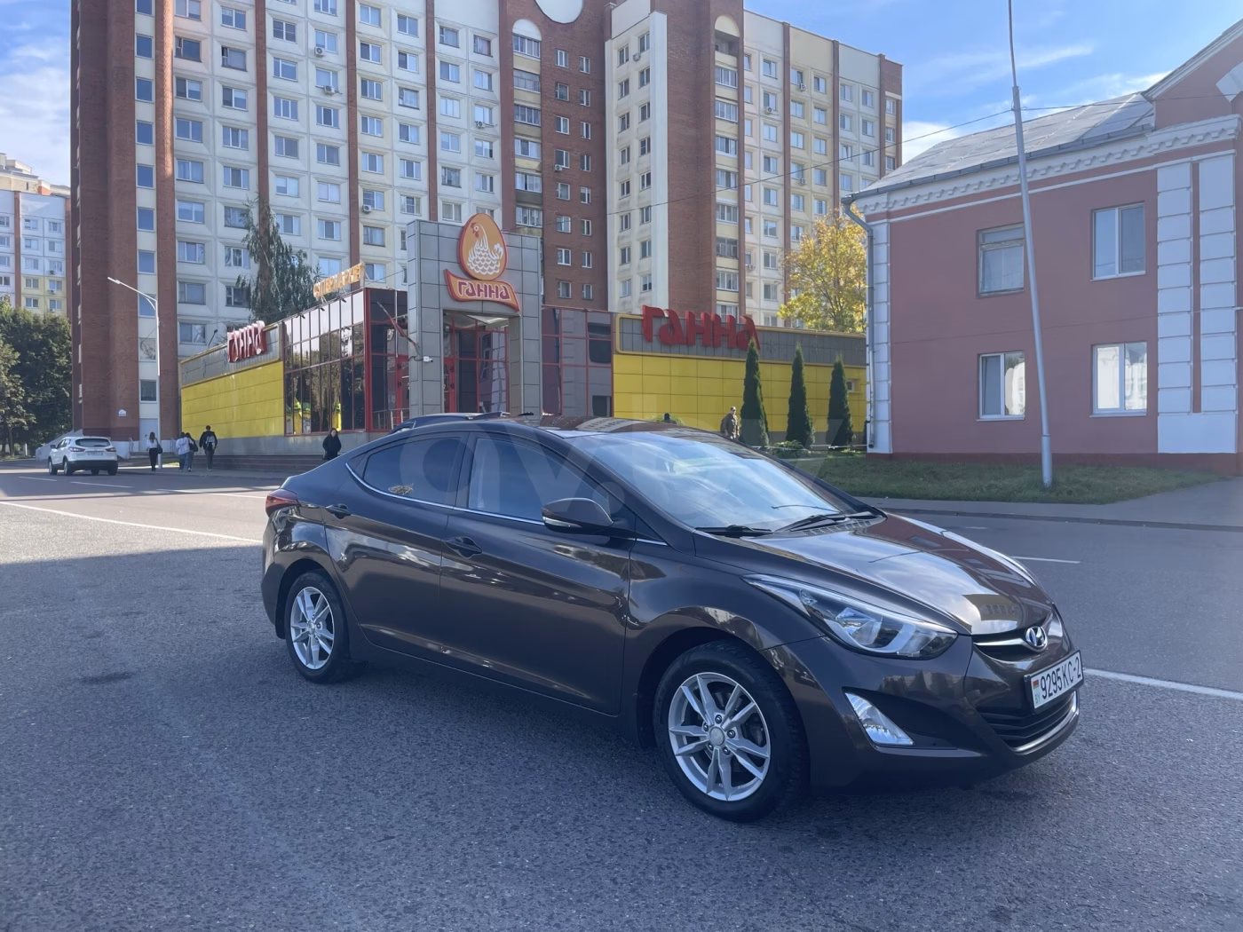 Hyundai Elantra фото 2