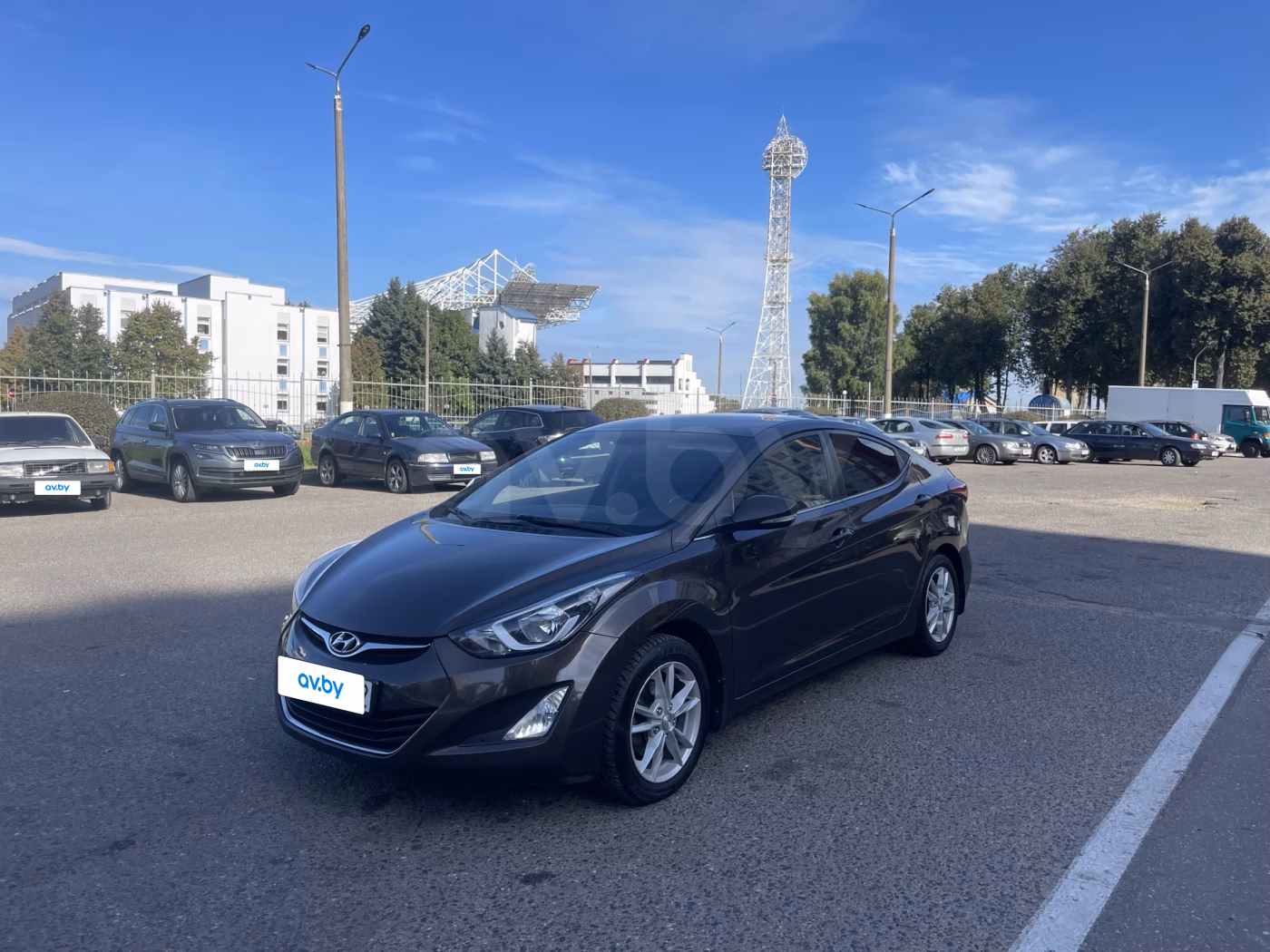 Hyundai Elantra фото 3