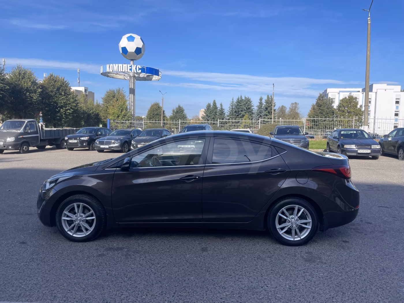 Hyundai Elantra фото 7