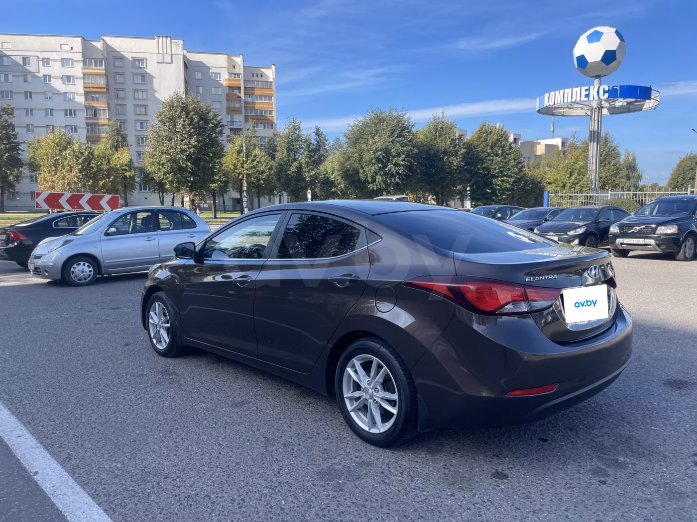 Hyundai Elantra фото 9