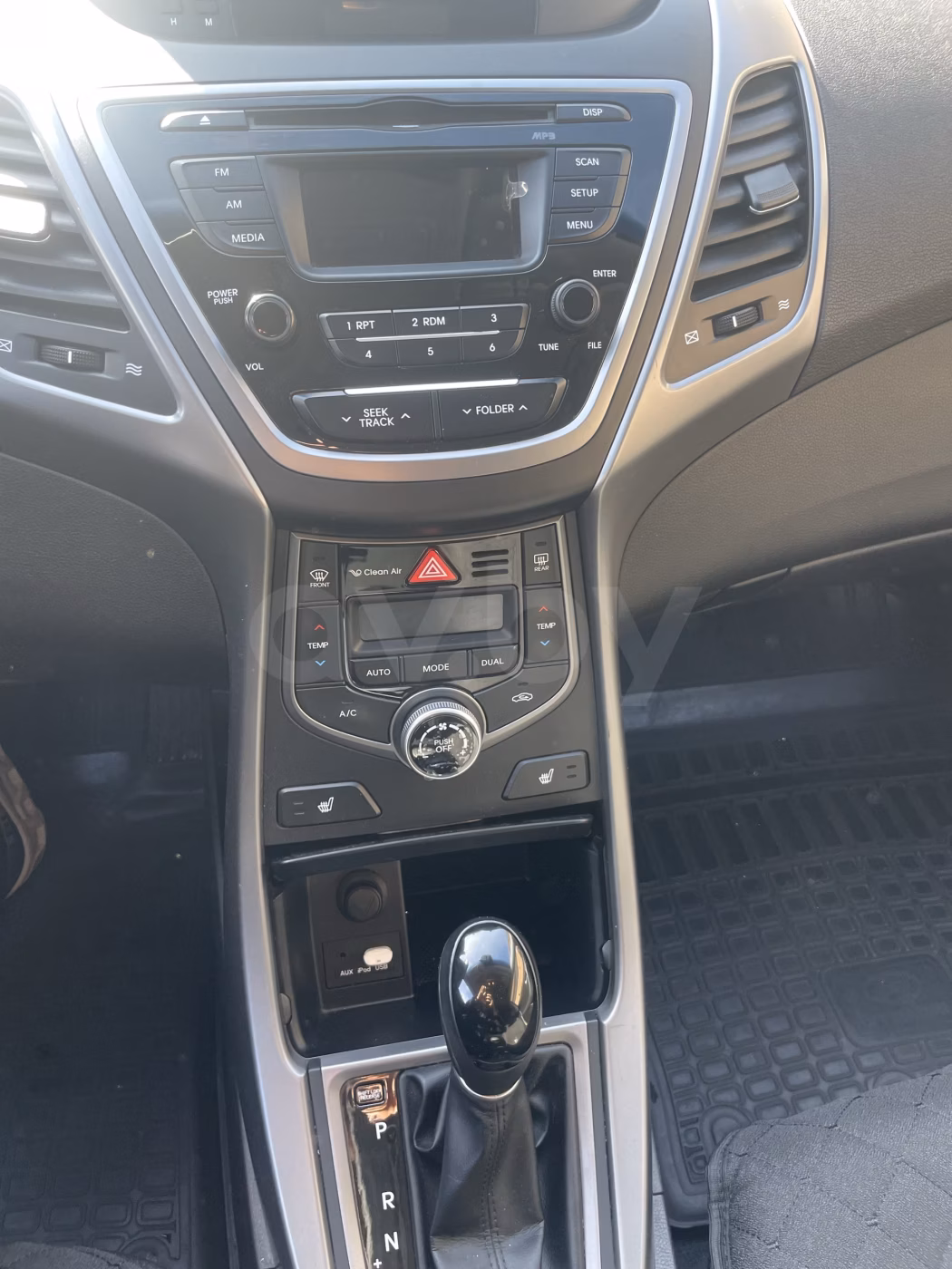 Hyundai Elantra фото 13