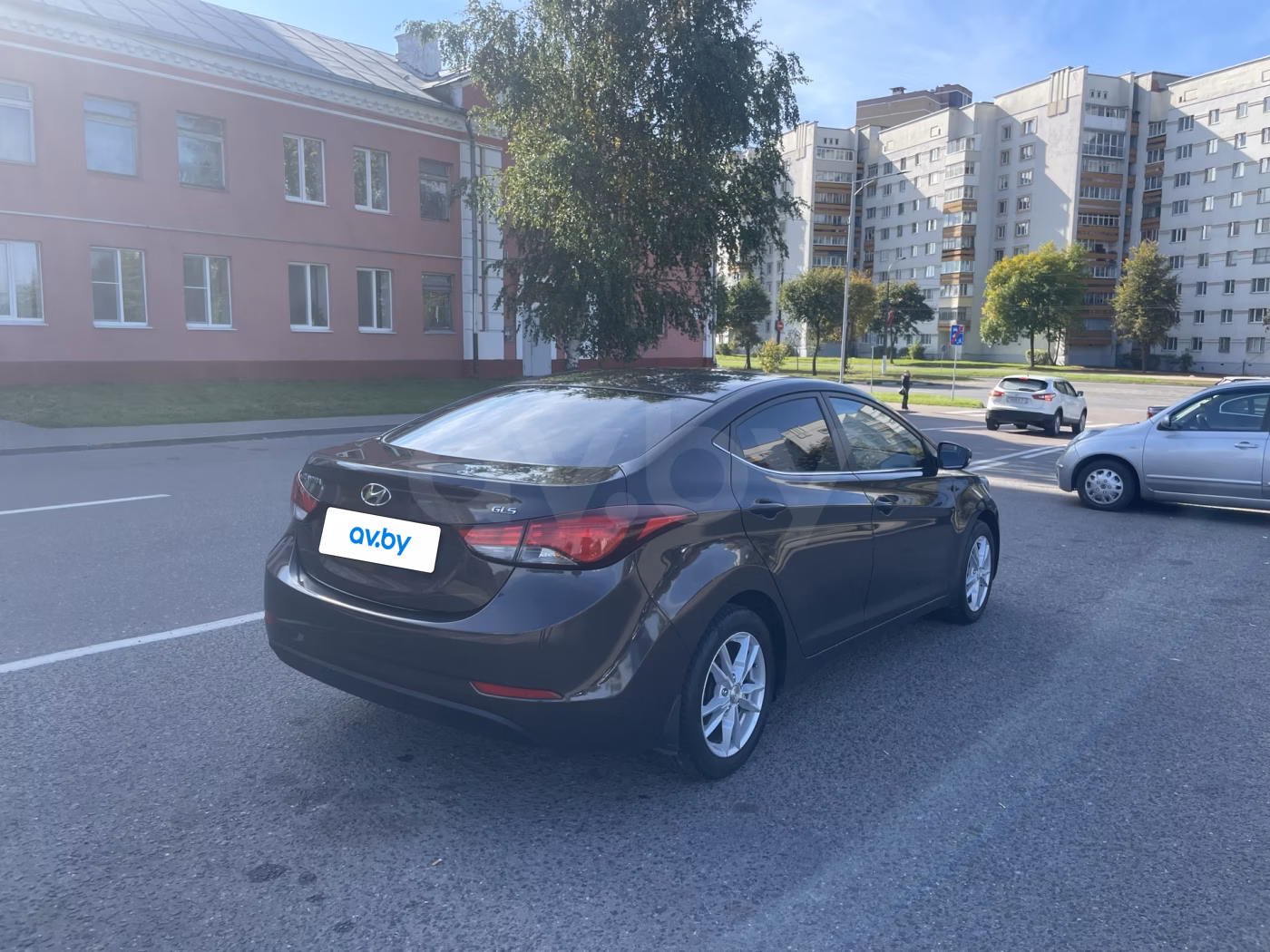 Hyundai Elantra фото 17