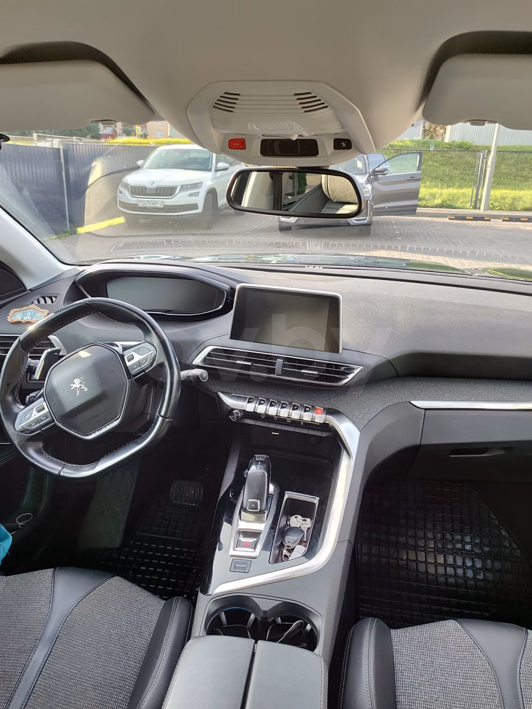 Peugeot 5008 фото 6