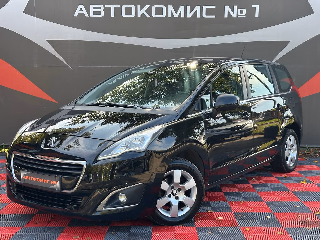 Peugeot 5008 фото 2