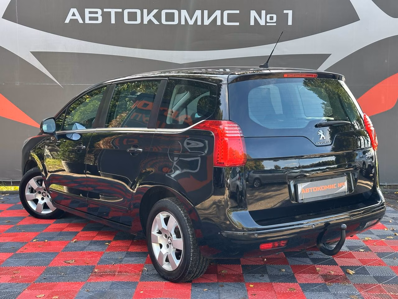 Peugeot 5008 фото 3