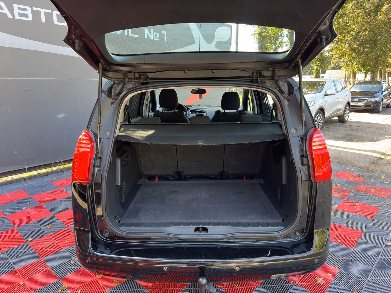 Peugeot 5008 фото 5