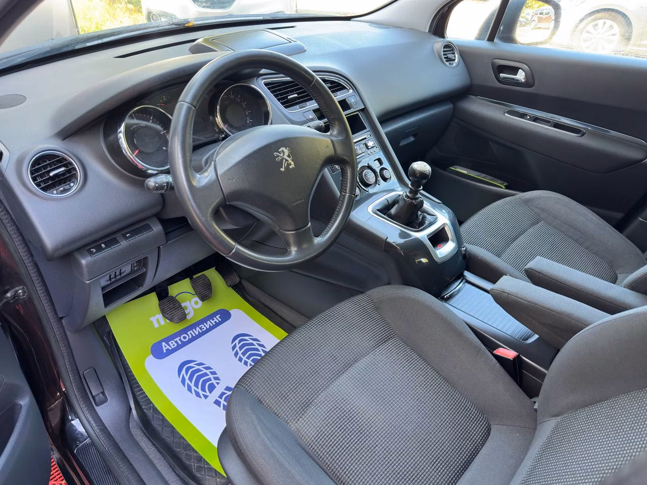 Peugeot 5008 фото 7
