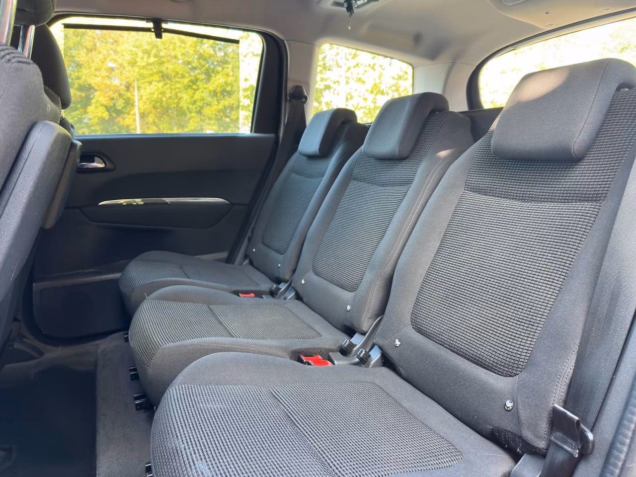 Peugeot 5008 фото 9