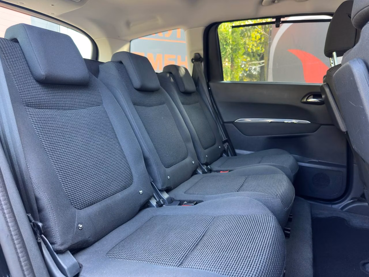 Peugeot 5008 фото 11