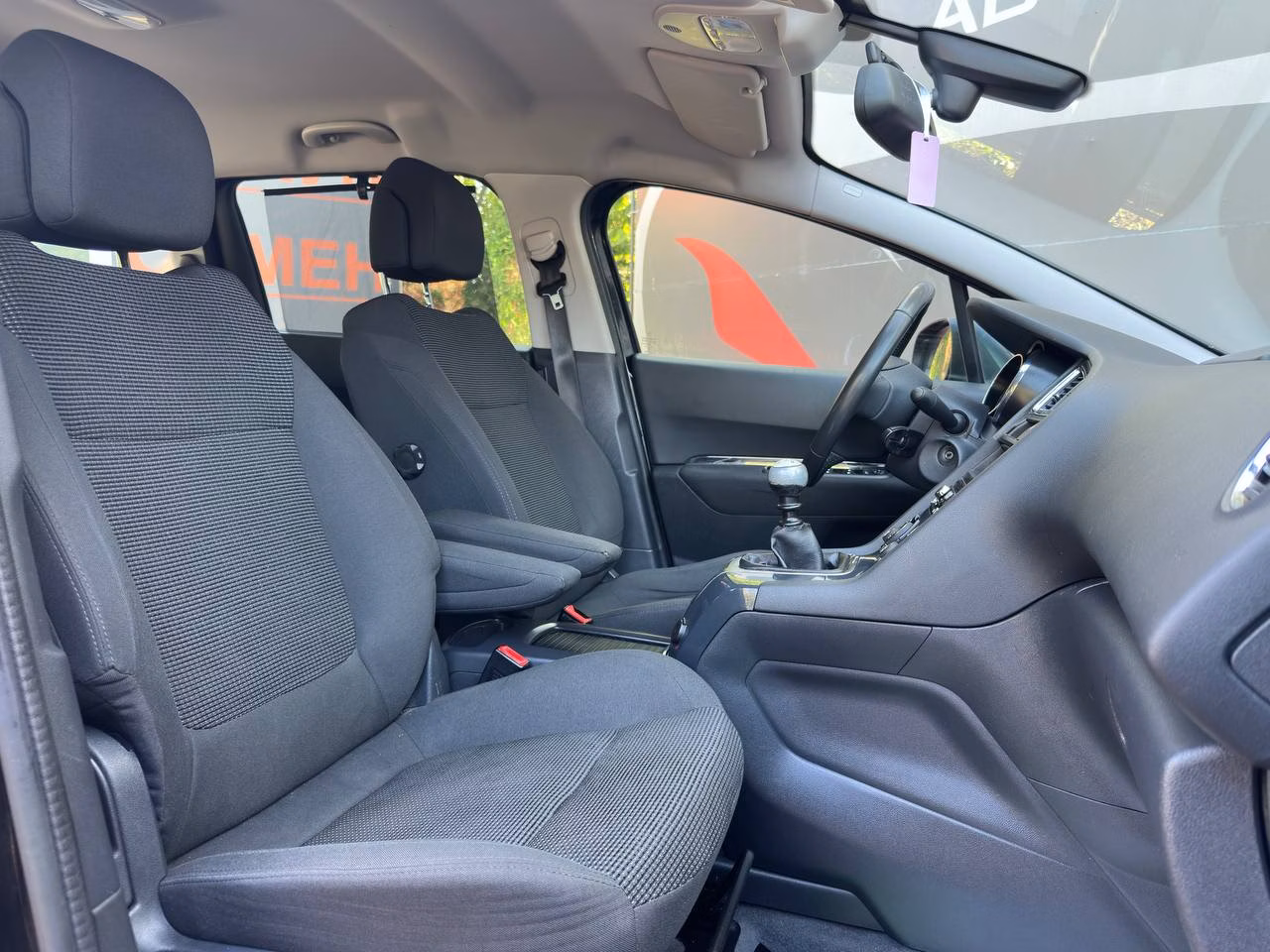 Peugeot 5008 фото 13
