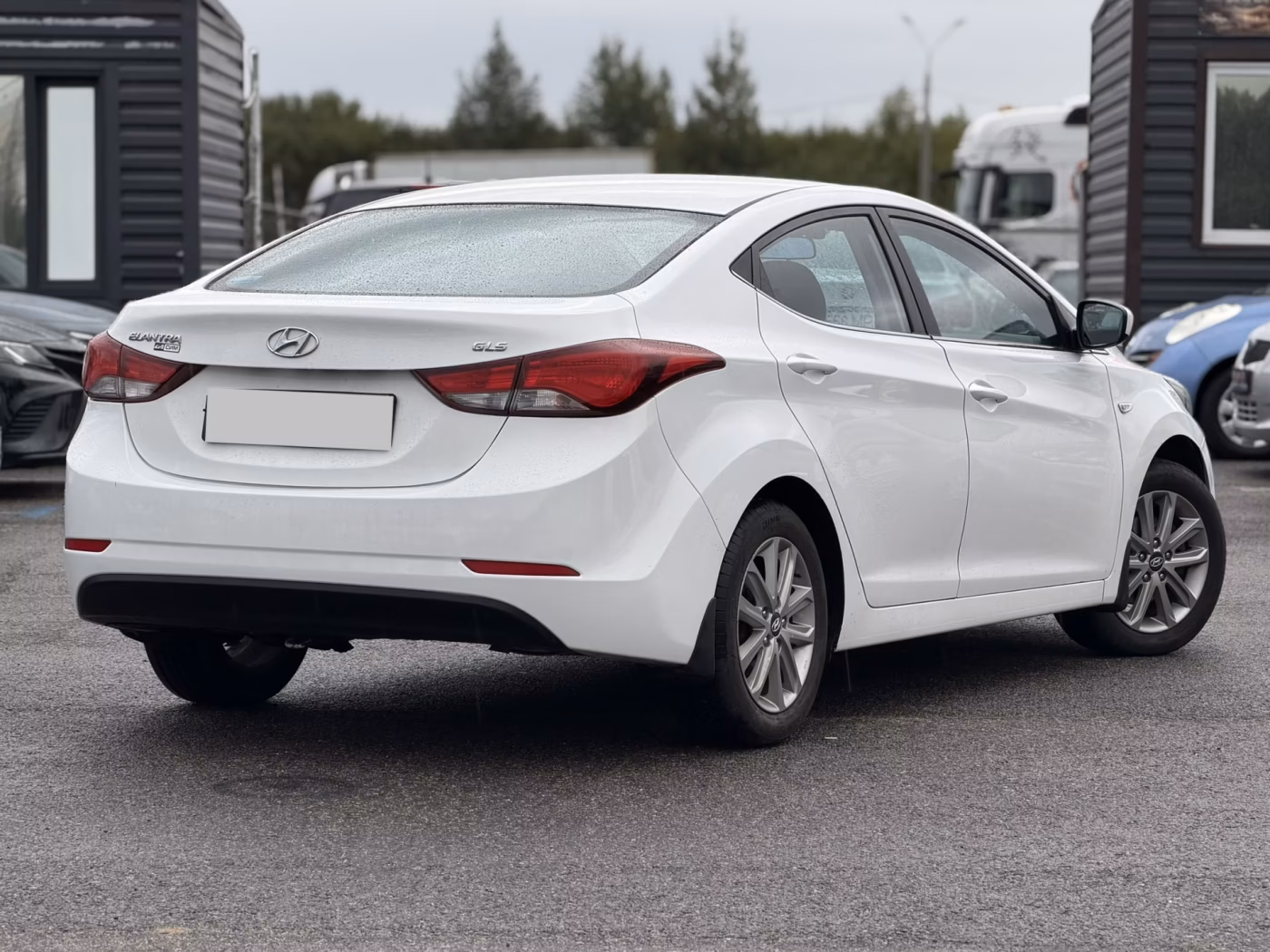 Hyundai Elantra фото 4