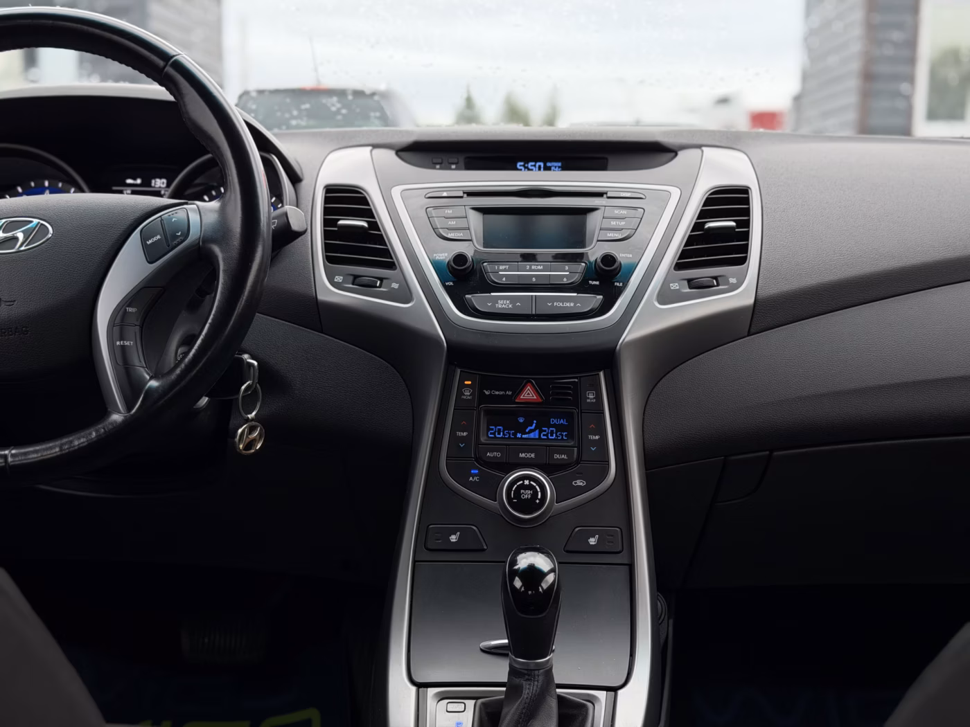 Hyundai Elantra фото 11