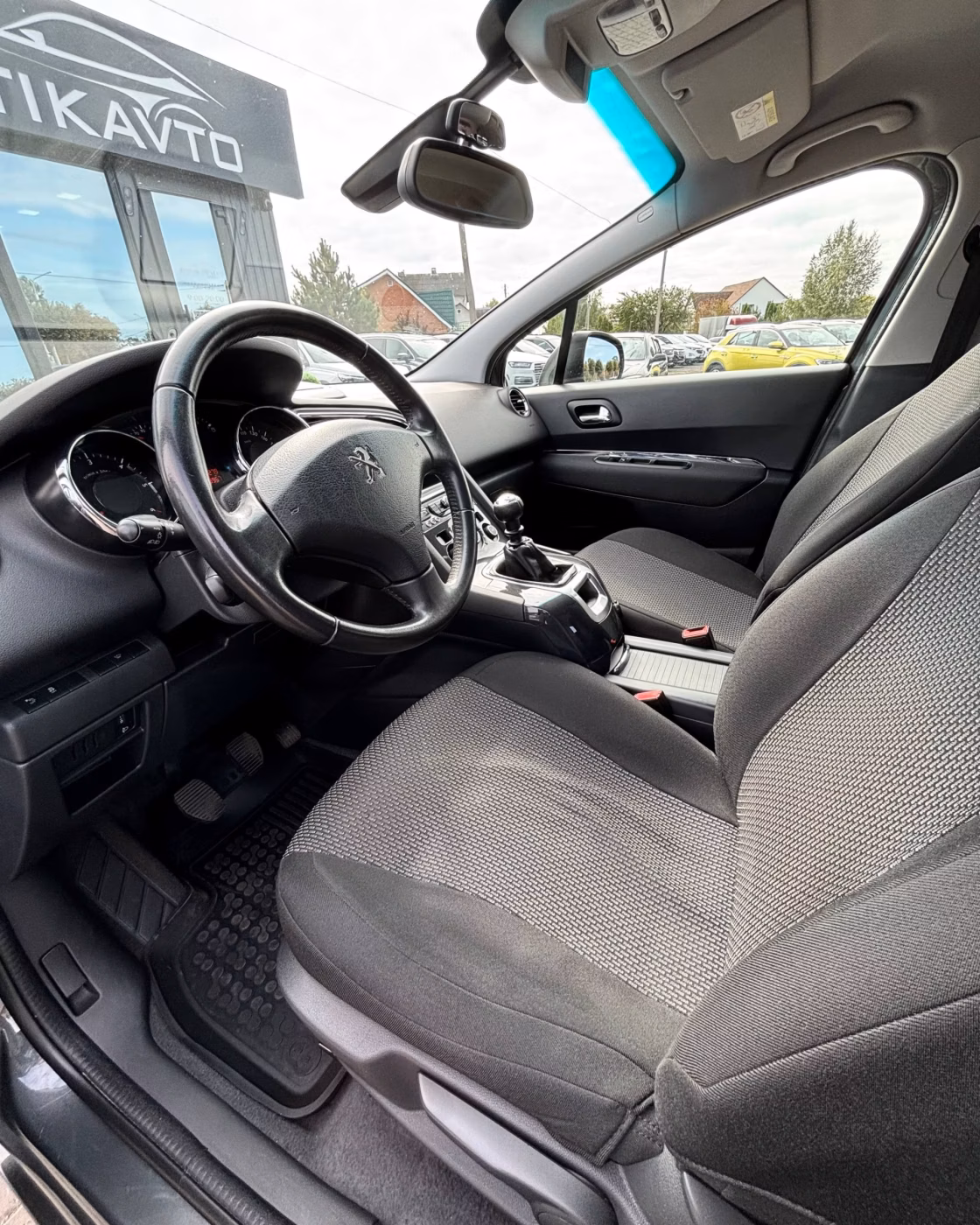 Peugeot 5008 фото 8