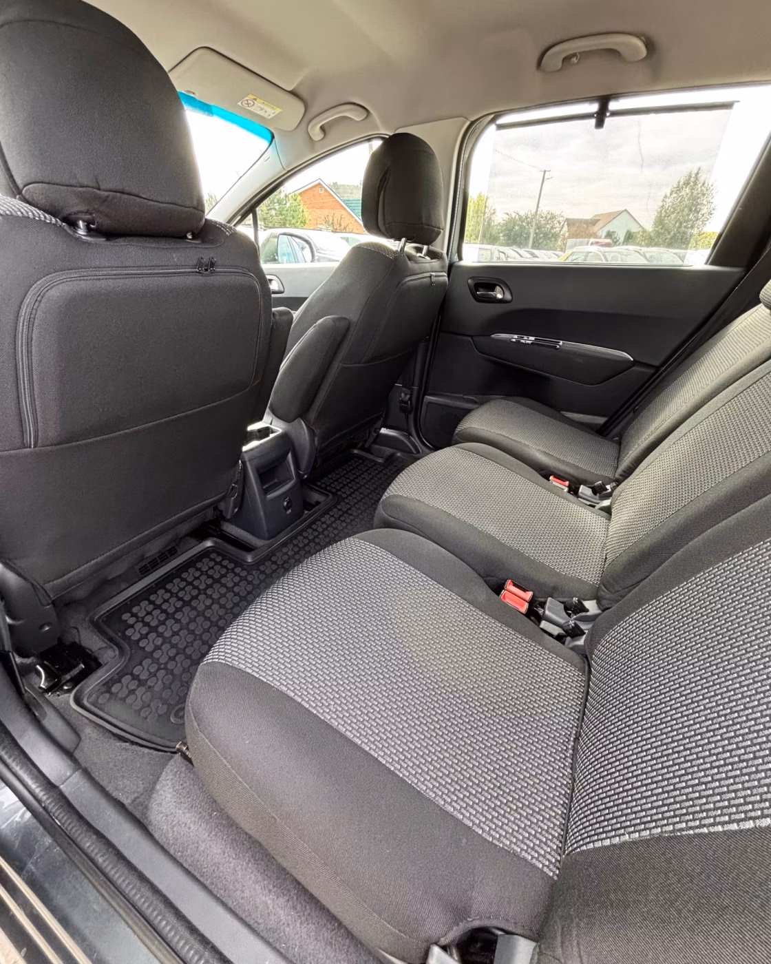 Peugeot 5008 фото 9
