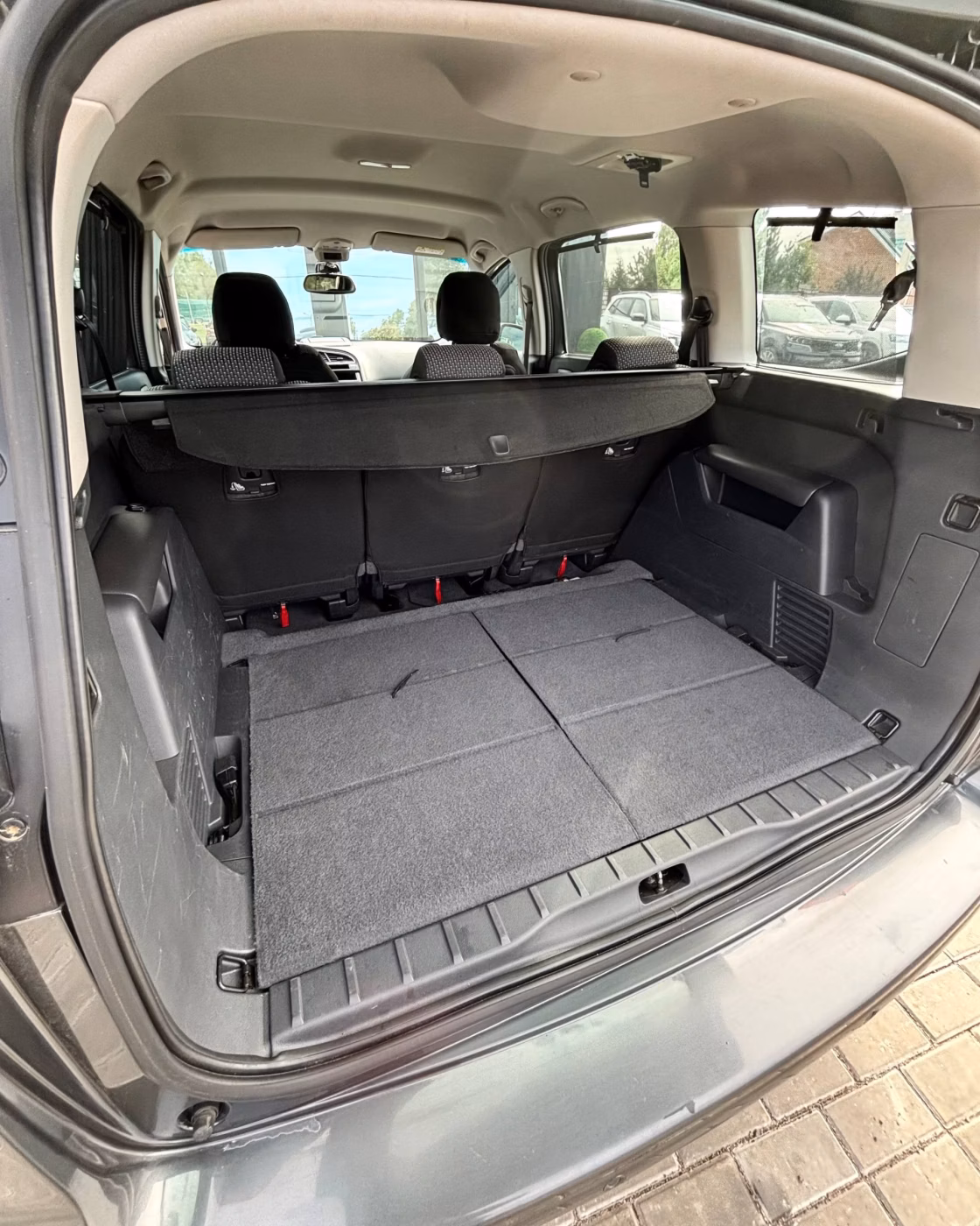 Peugeot 5008 фото 12