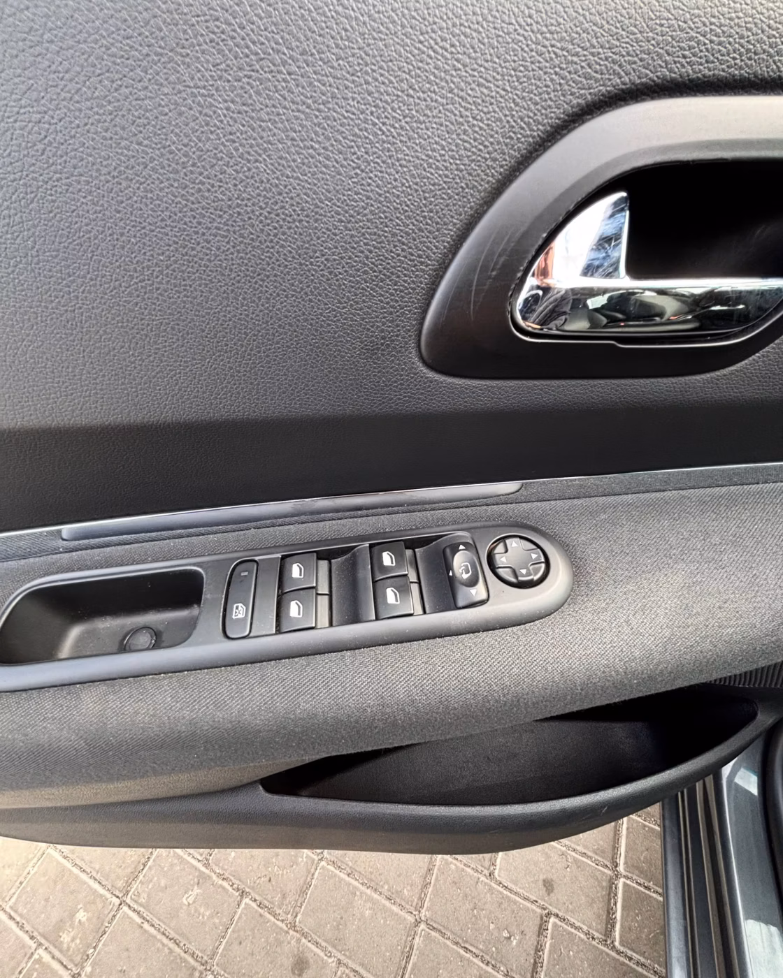 Peugeot 5008 фото 16