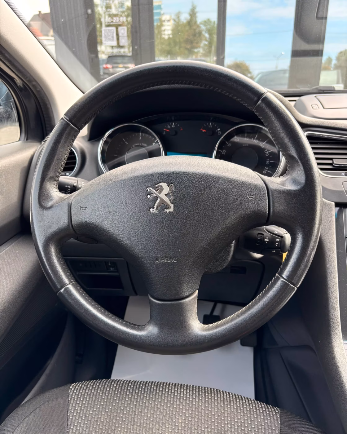 Peugeot 5008 фото 19