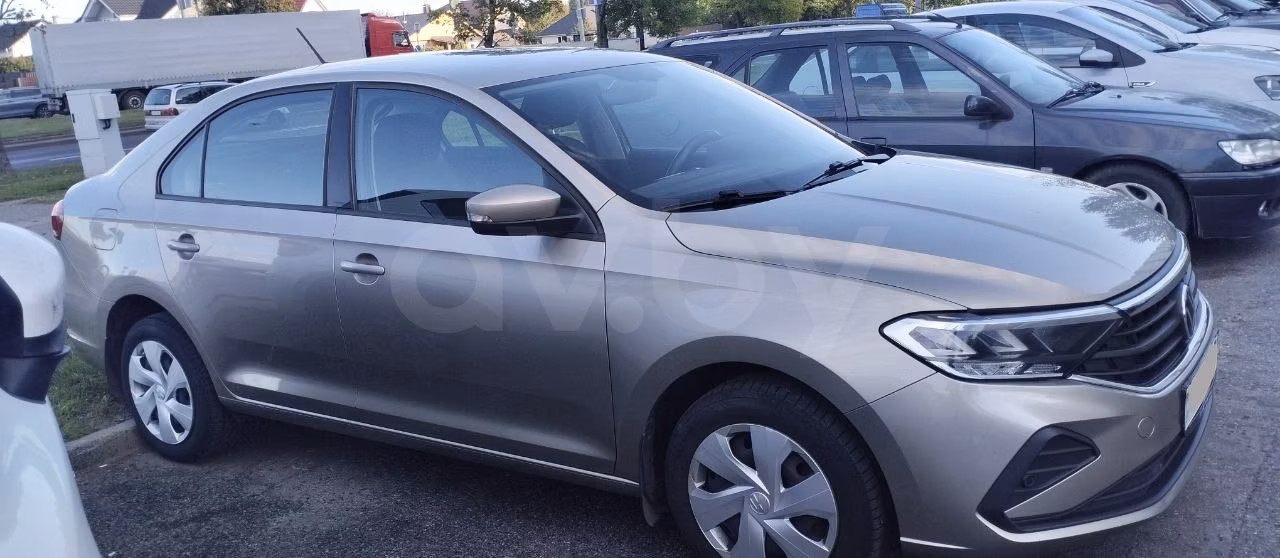 Volkswagen Polo Sedan фото 3