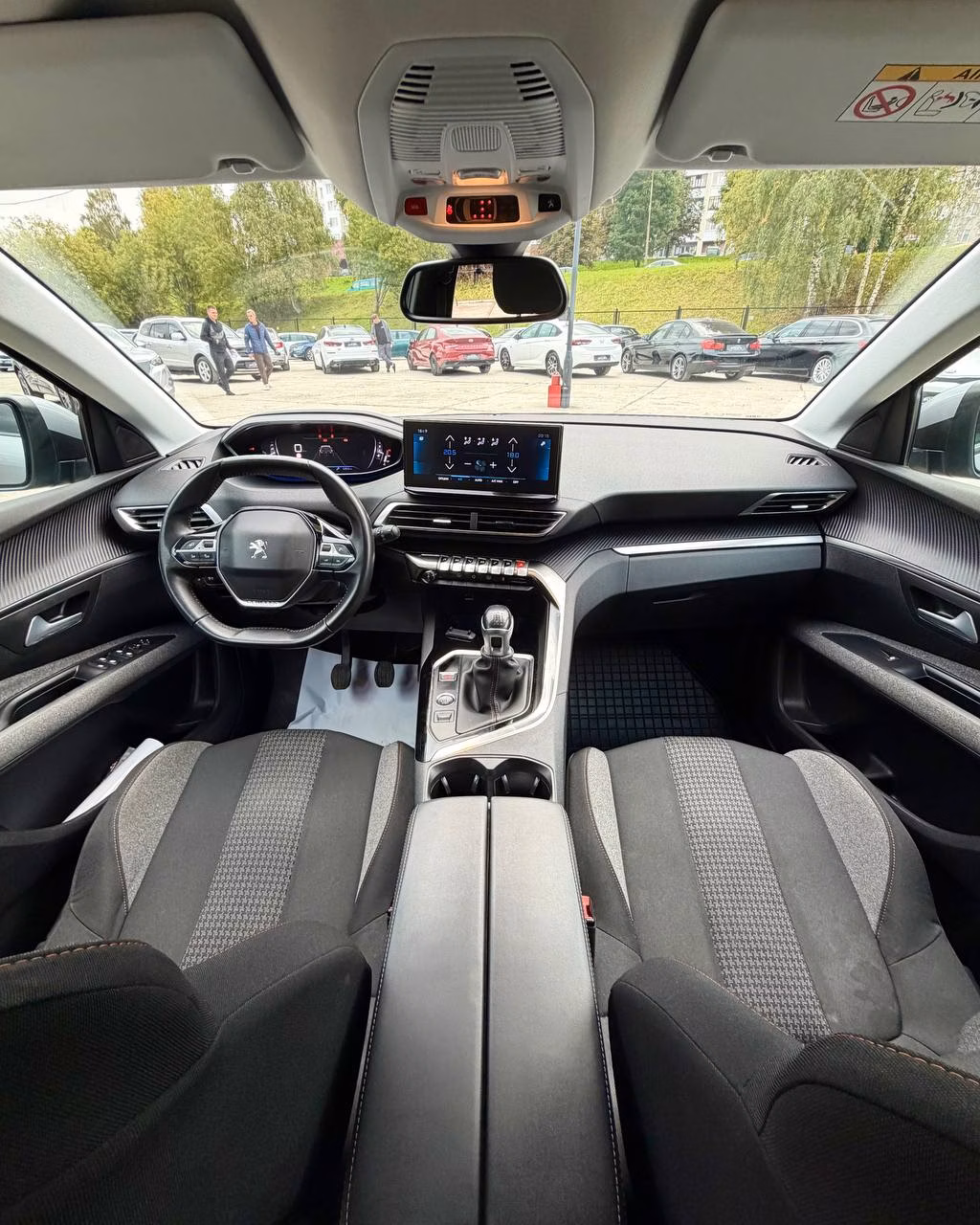 Peugeot 5008 фото 9