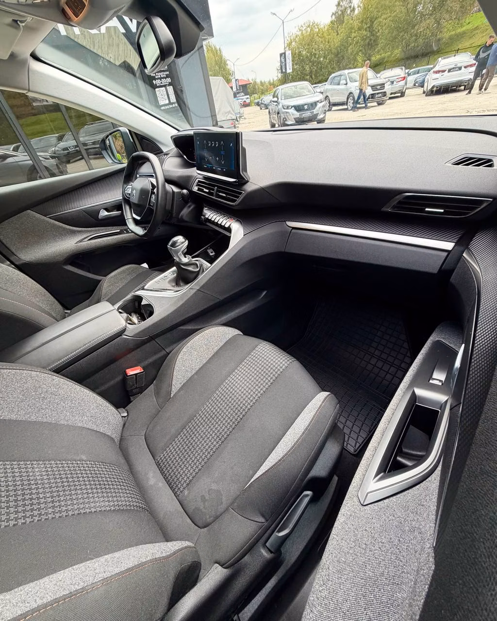 Peugeot 5008 фото 11