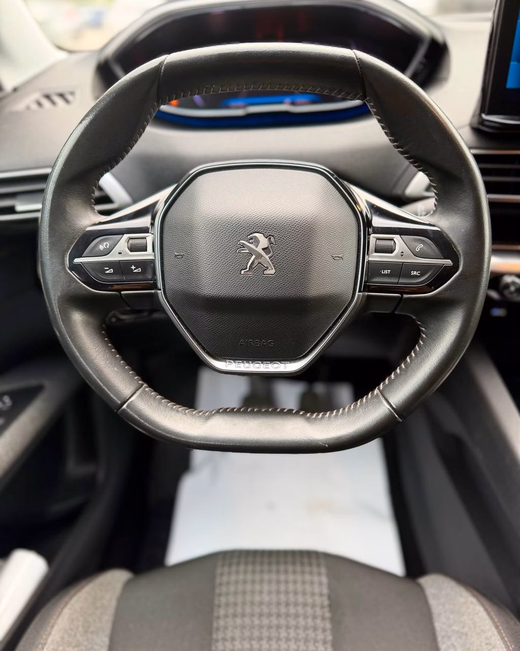 Peugeot 5008 фото 12