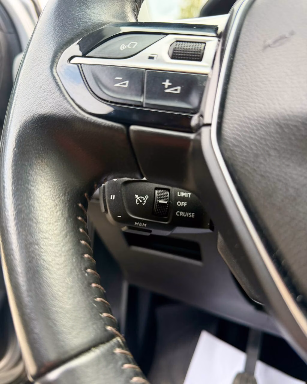 Peugeot 5008 фото 14
