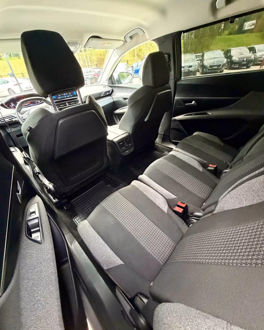 Peugeot 5008 фото 18