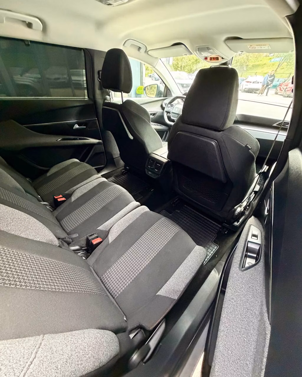 Peugeot 5008 фото 19