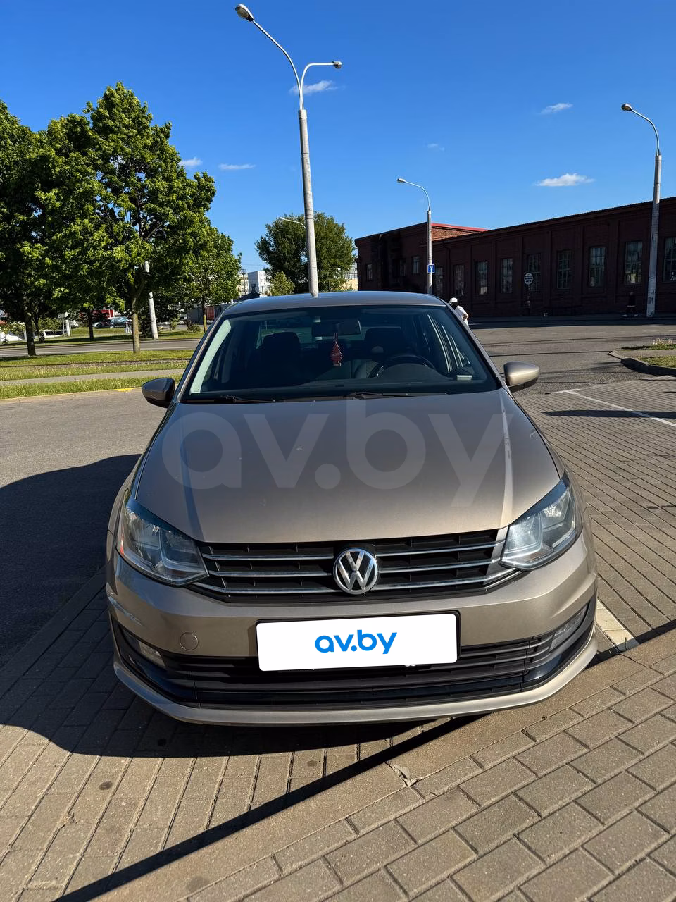 Volkswagen Polo Sedan фото 4