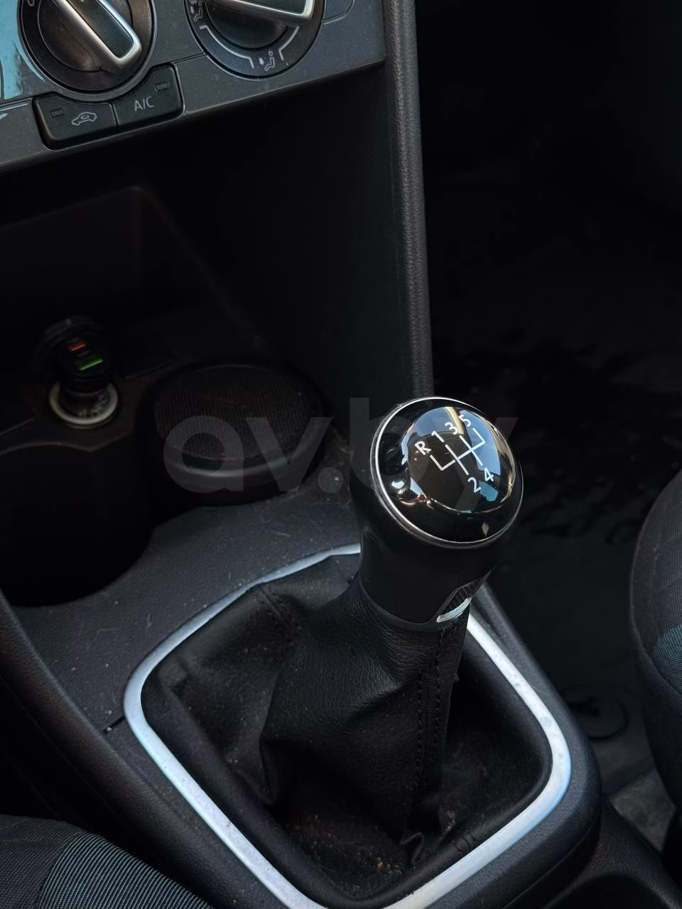 Volkswagen Polo Sedan фото 11