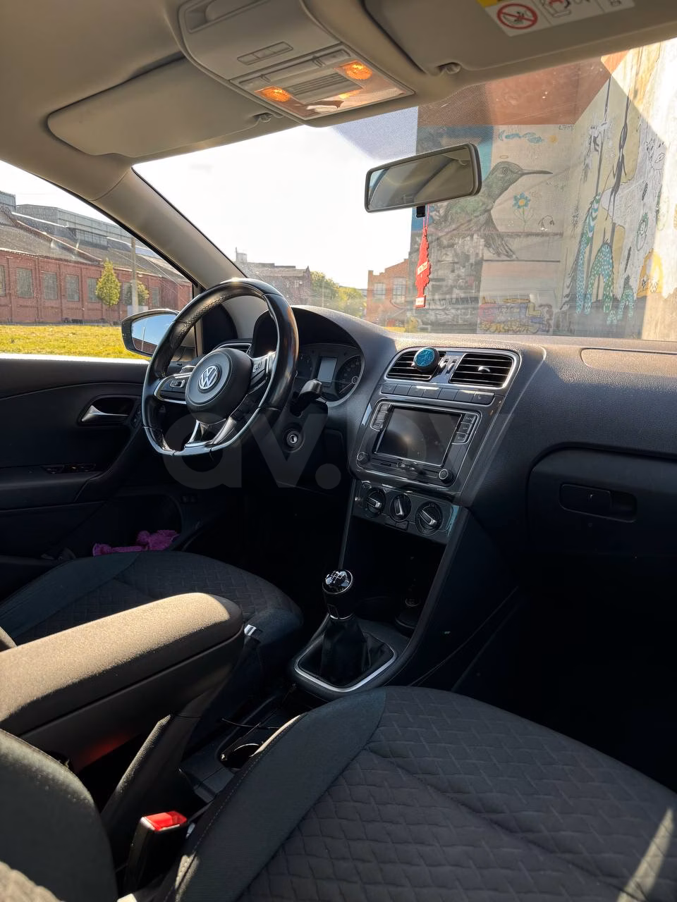 Volkswagen Polo Sedan фото 16