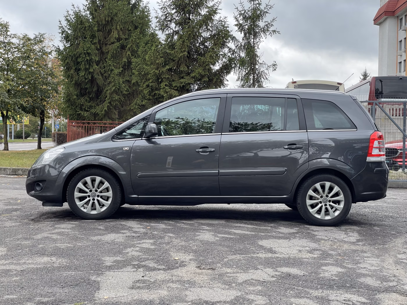 Opel Zafira фото 8