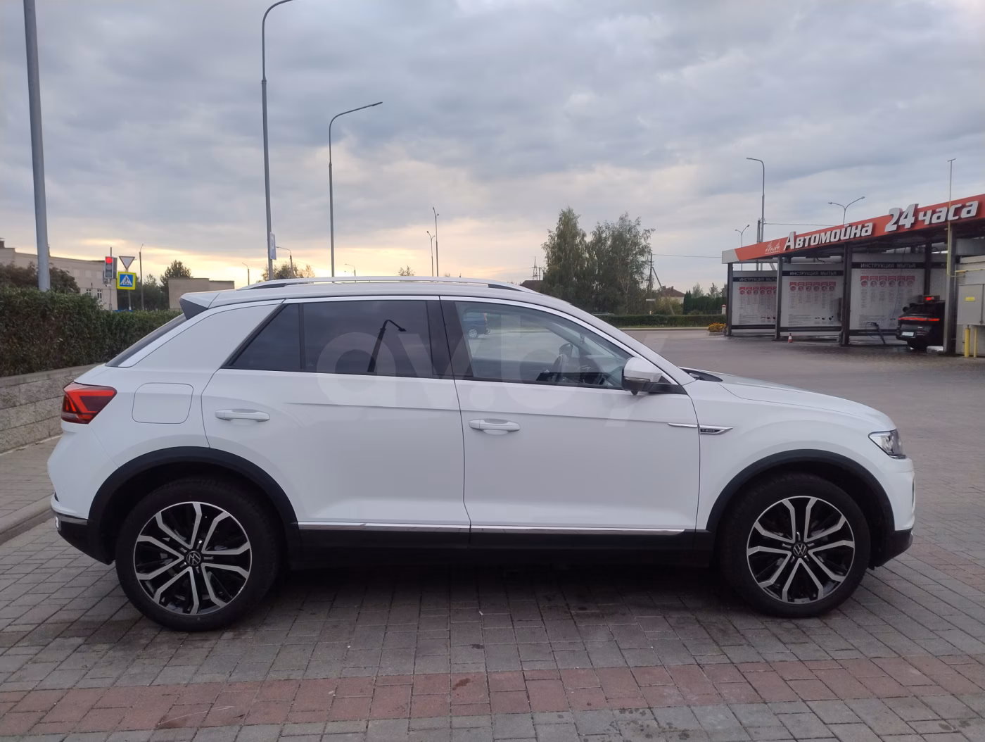 Volkswagen T-Roc фото 3