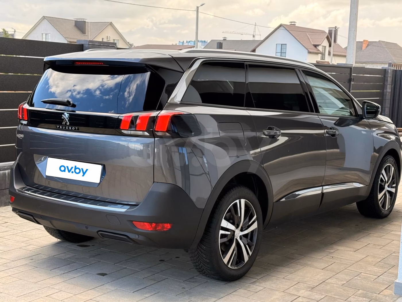 Peugeot 5008 фото 2